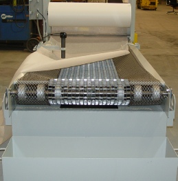 Industrial paper bed with woven wire belt and standard float control comes in four sizes to meet filtration requirements up to 40 GPM.